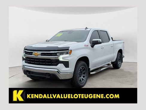 Used 2022 Chevrolet Silverado 1500 LT AWD/4WD image 1