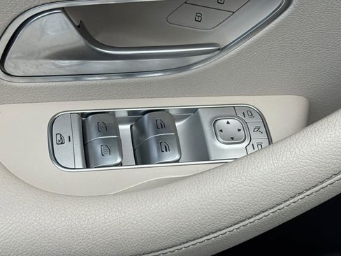 Used 2022 Mercedes-Benz GLS 450 4MATIC image 13