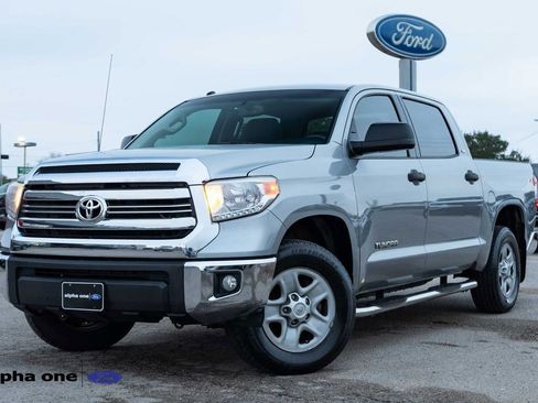 Used 2017 Toyota Tundra SR5 image 1