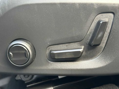 Certified 2023 Volvo XC60 B5 Plus w/ Climate Package image 20