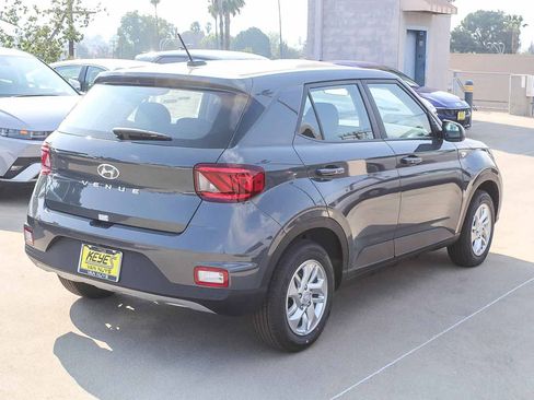 New 2026 Hyundai Venue SE FWD image 4