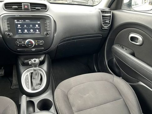 Used 2018 Kia Soul w/ Convenience Package image 28