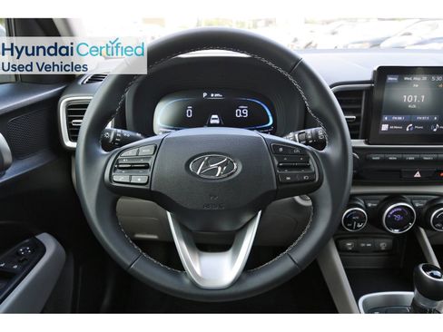 Certified 2025 Hyundai Venue SEL FWD image 16