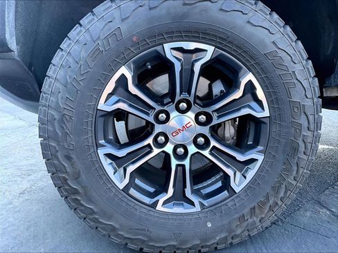 Used 2023 GMC Canyon AT4 w/ Technology Package image 11