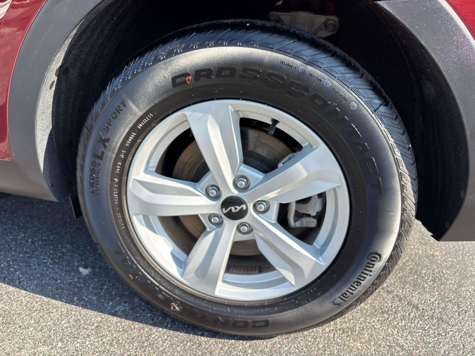 Used 2025 Kia Sorento LX FWD image 7