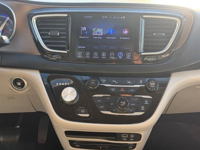 Used 2017 Chrysler Pacifica Touring-L Plus w/ Advanced Safetytec Group FWD image 12
