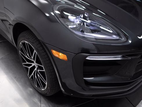 Certified 2026 Porsche Macan AWD/4WD image 12