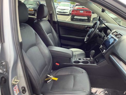 Used 2019 Subaru Outback 3.6R Limited AWD/4WD image 15