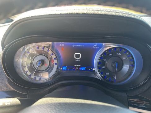 Used 2022 Chrysler 300 S RWD image 15