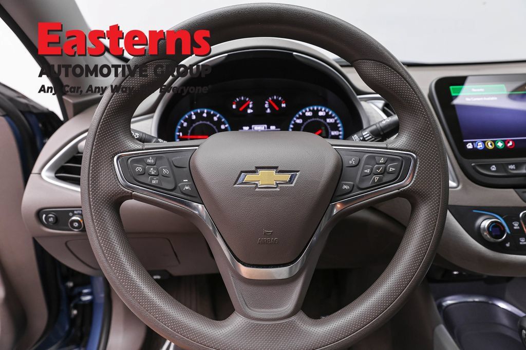Used 2025 Chevrolet Malibu LT FWD image 10