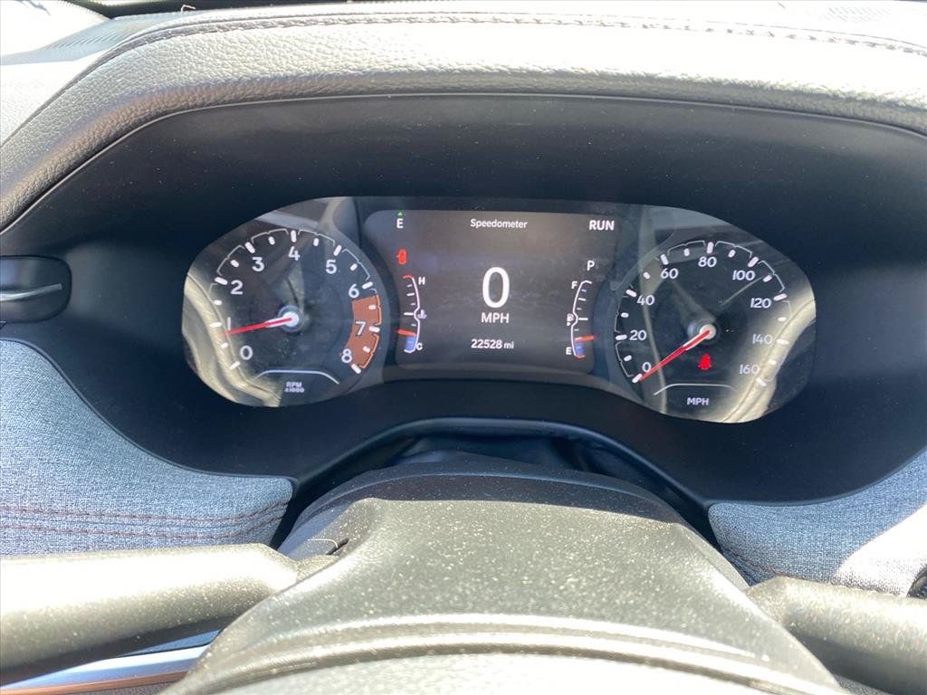 Used 2023 Jeep Compass Latitude AWD/4WD image 19