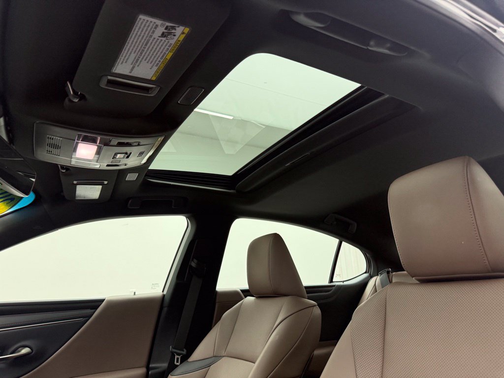 Used 2025 Lexus ES 350 w/ Premium Package FWD image 30