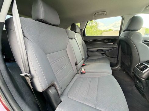 Used 2020 Kia Sorento AWD V6 image 17