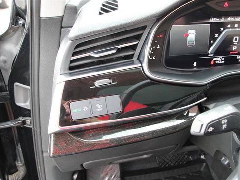 Used 2023 Audi Q7 3.0T Premium Plus w/ Premium Plus Package AWD/4WD image 32