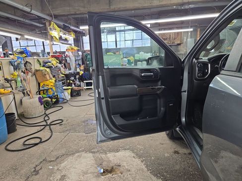 Used 2019 Chevrolet Silverado 1500 RST image 18