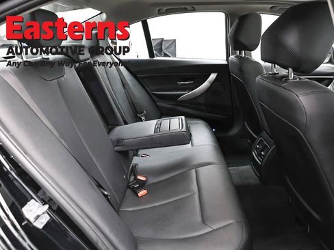 Used 2017 BMW 320i xDrive Sedan AWD/4WD image 24