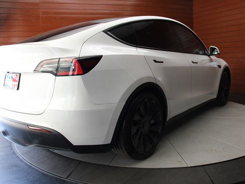 Used 2020 Tesla Model Y Performance image 9