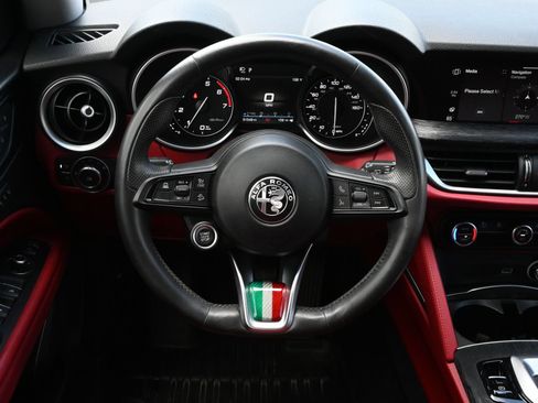 Used 2021 Alfa Romeo Stelvio Sprint w/ Nero Edizione RWD image 11