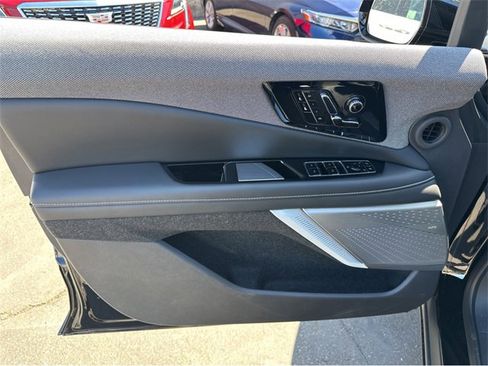 New 2025 Cadillac Optiq Luxury 1 image 7