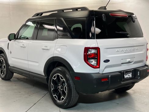 Used 2025 Ford Bronco Sport Outer Banks w/ Outer Banks Tech Package+ AWD/4WD image 3
