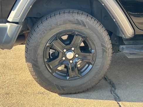 Used 2022 Jeep Wrangler Unlimited Sport AWD/4WD image 5