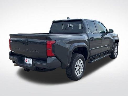 Used 2025 Toyota Tacoma SR5 AWD/4WD image 8