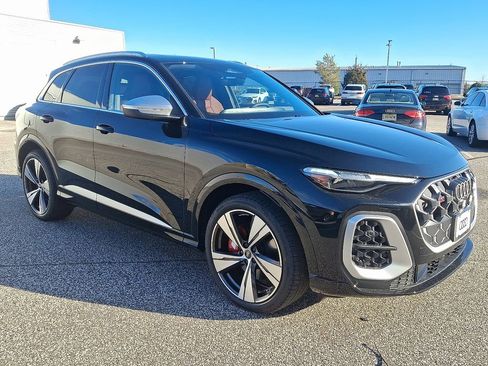 New 2025 Audi SQ5 Premium Plus image 2