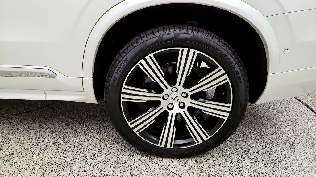 Used 2025 Volvo XC90 T8 Plus w/ Protection Package Premier AWD/4WD image 9