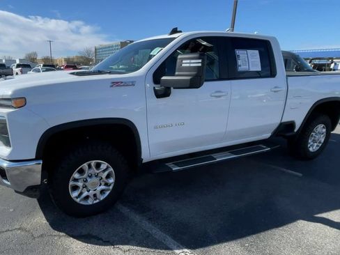 Used 2024 Chevrolet Silverado 2500 LT AWD/4WD image 6