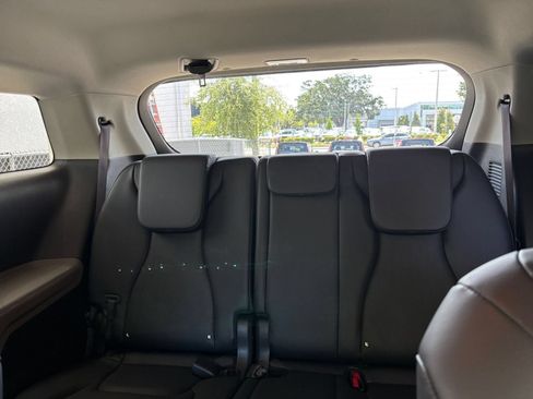 Used 2026 Kia Carnival FWD image 31