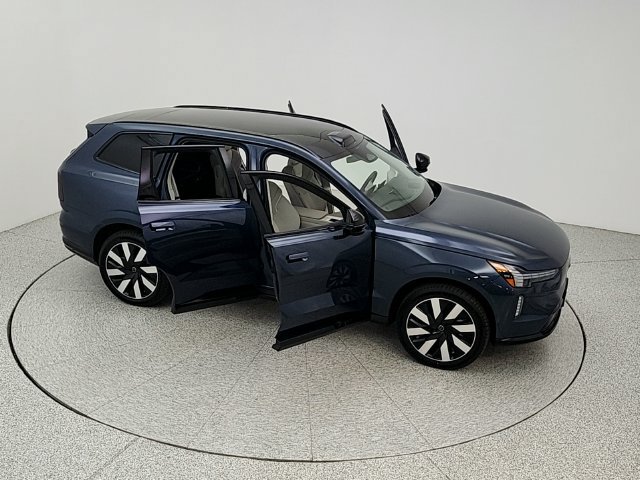Used 2025 Volvo EX90 Plus AWD/4WD image 22