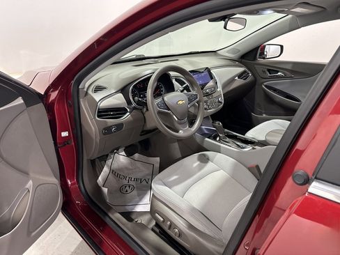 Used 2019 Chevrolet Malibu LT image 17
