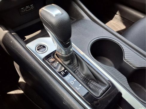 Used 2025 Nissan Altima 2.5 S FWD image 19