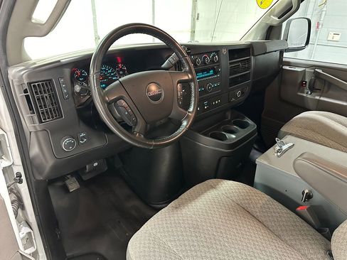 Used 2020 GMC Savana 2500 Extended w/ Enhanced Convenience Package RWD image 28