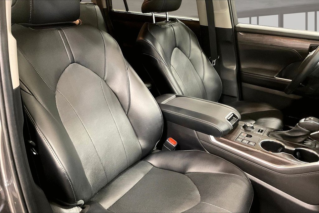 Used 2023 Toyota Highlander Limited AWD/4WD image 31