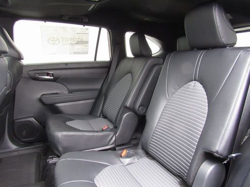 New 2026 Toyota Highlander XSE AWD/4WD image 16