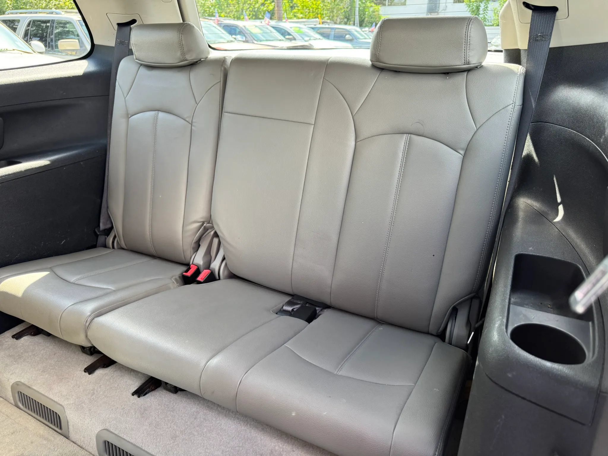 Used 2012 GMC Acadia SLE FWD image 12