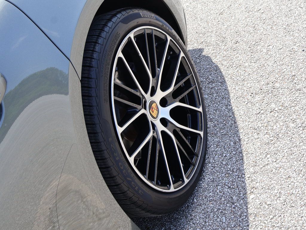 Used 2023 Porsche Panamera 4 Platinum Edition AWD/4WD image 35