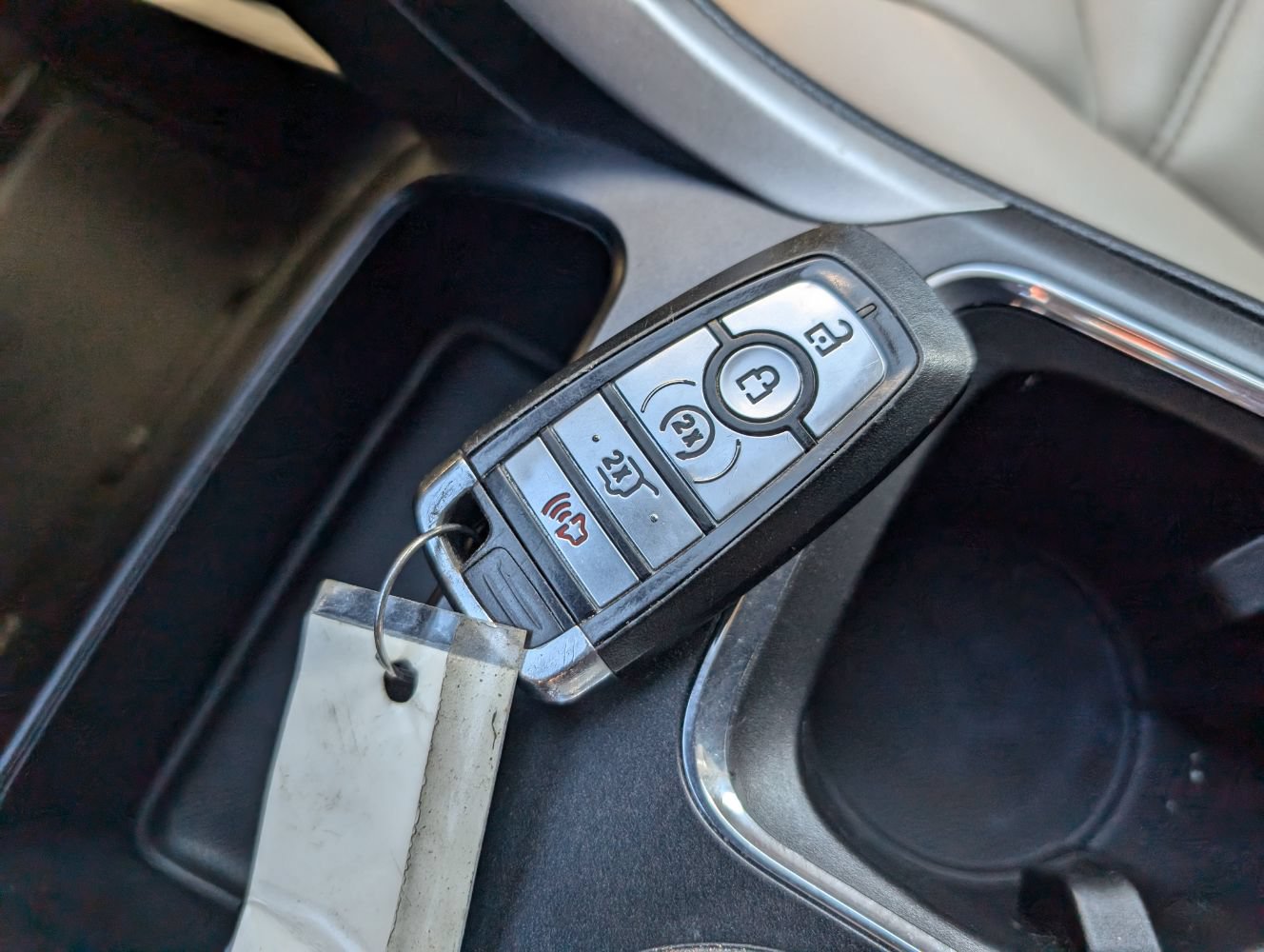 Used 2020 Ford Fusion SEL FWD image 25