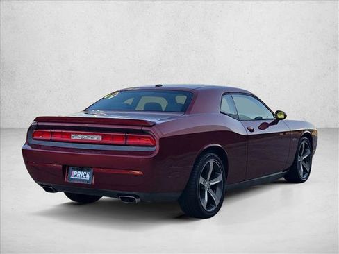 Used 2014 Dodge Challenger R/T RWD image 5