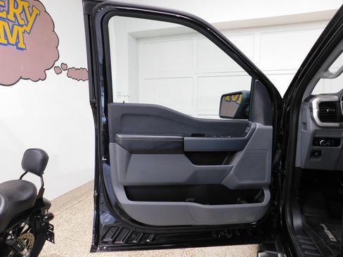 Used 2023 Ford F150 XLT w/ XTR Package image 27