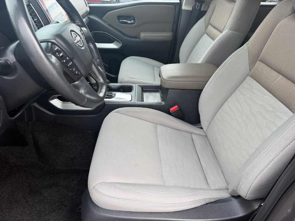 Used 2022 Nissan Frontier SV AWD/4WD image 12