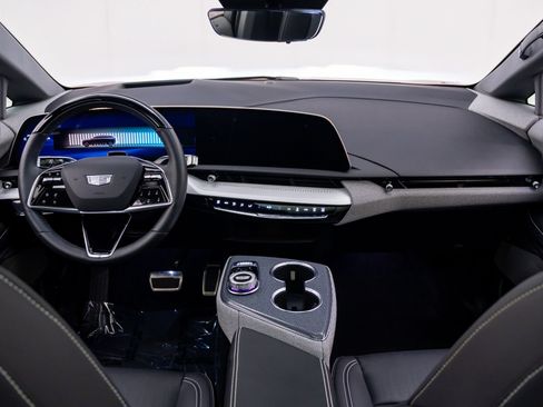 Certified 2025 Cadillac Optiq Sport 2 w/ LPO, Floor Liner Package AWD/4WD image 10