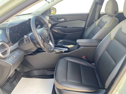 Used 2025 Chevrolet Trax ACTIV FWD image 17