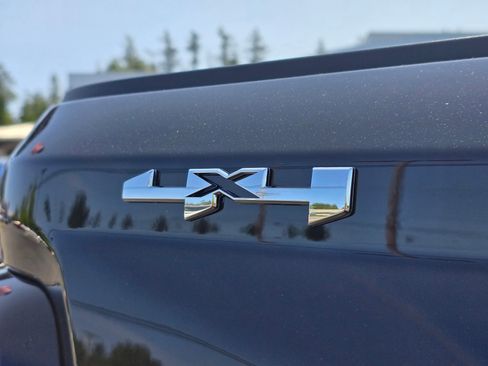 New 2025 GMC Canyon Elevation w/ Convenience Package image 13