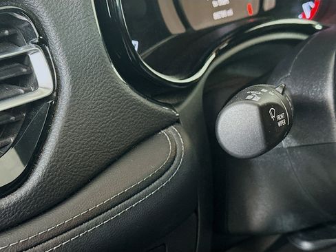 Used 2023 Dodge Durango SXT image 17