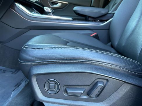Used 2021 Audi Q8 Premium Plus w/ Premium Plus Package image 17