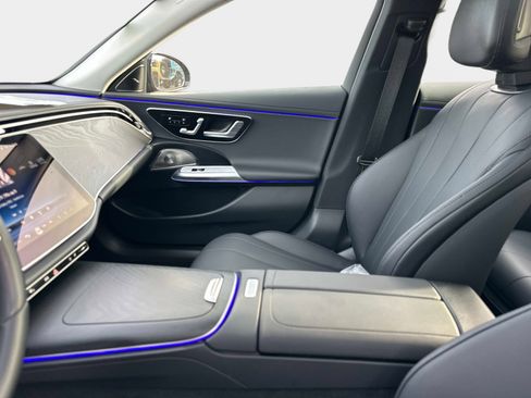 Used 2025 Mercedes-Benz E 350 4MATIC Sedan image 23