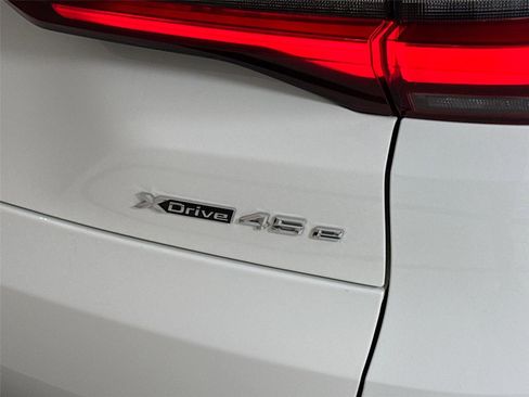 Used 2023 BMW X5 xDrive45e w/ Climate Comfort Package AWD/4WD image 38