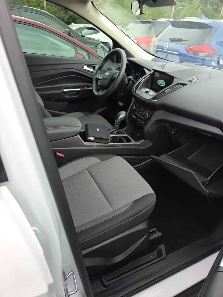 Used 2019 Ford Escape SE FWD image 14